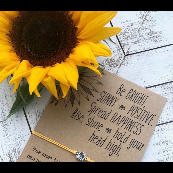 Meet your Posher, Claudia - Picture 2 of 7